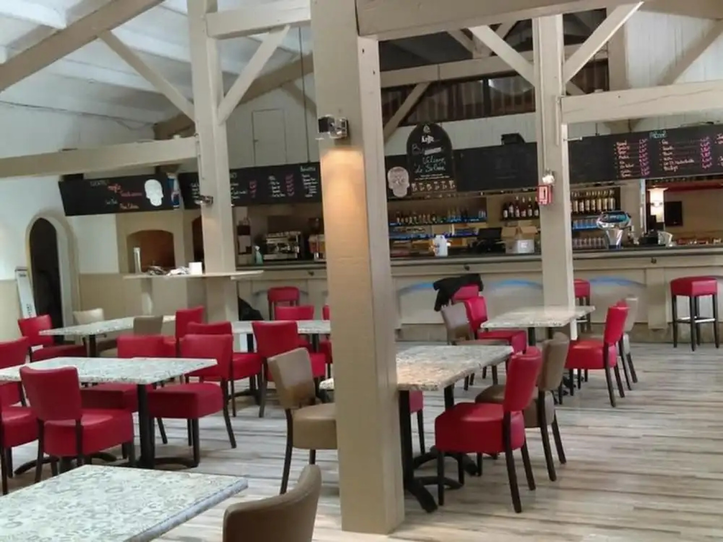 Bungalow With 2 Bedrooms in Saint-jean-de-monts, With Pool Access, Fur