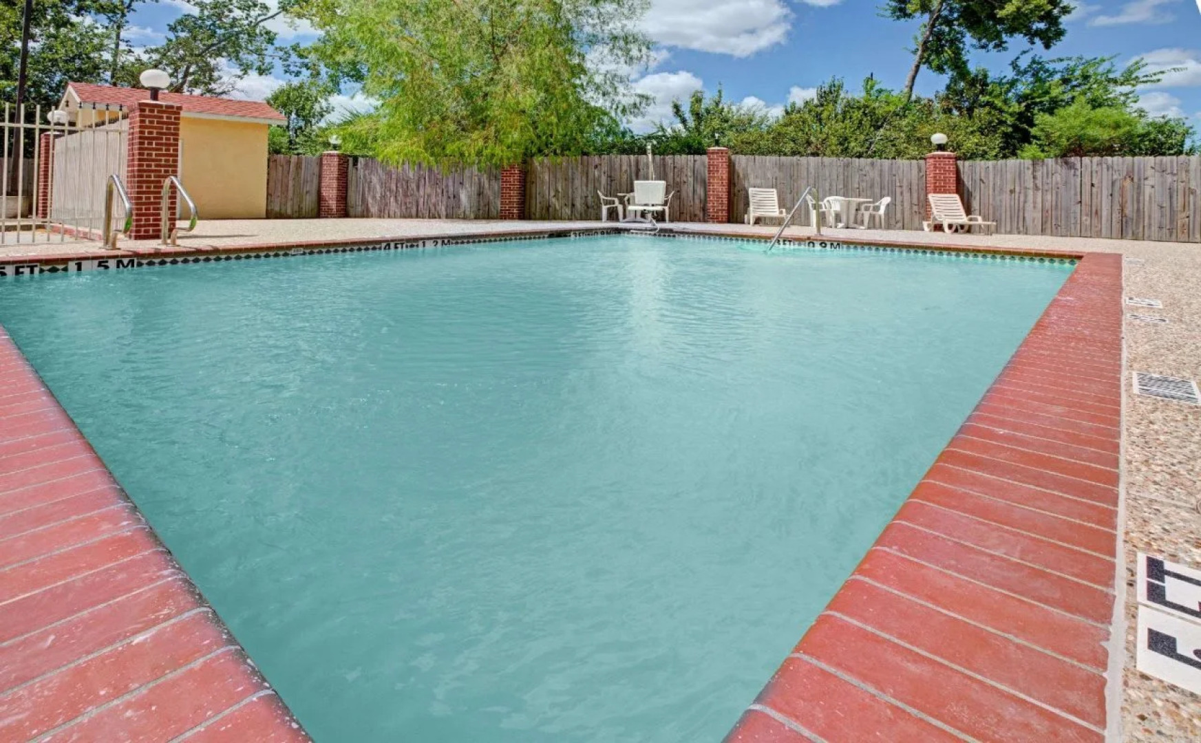 Red Roof Inn La Porte