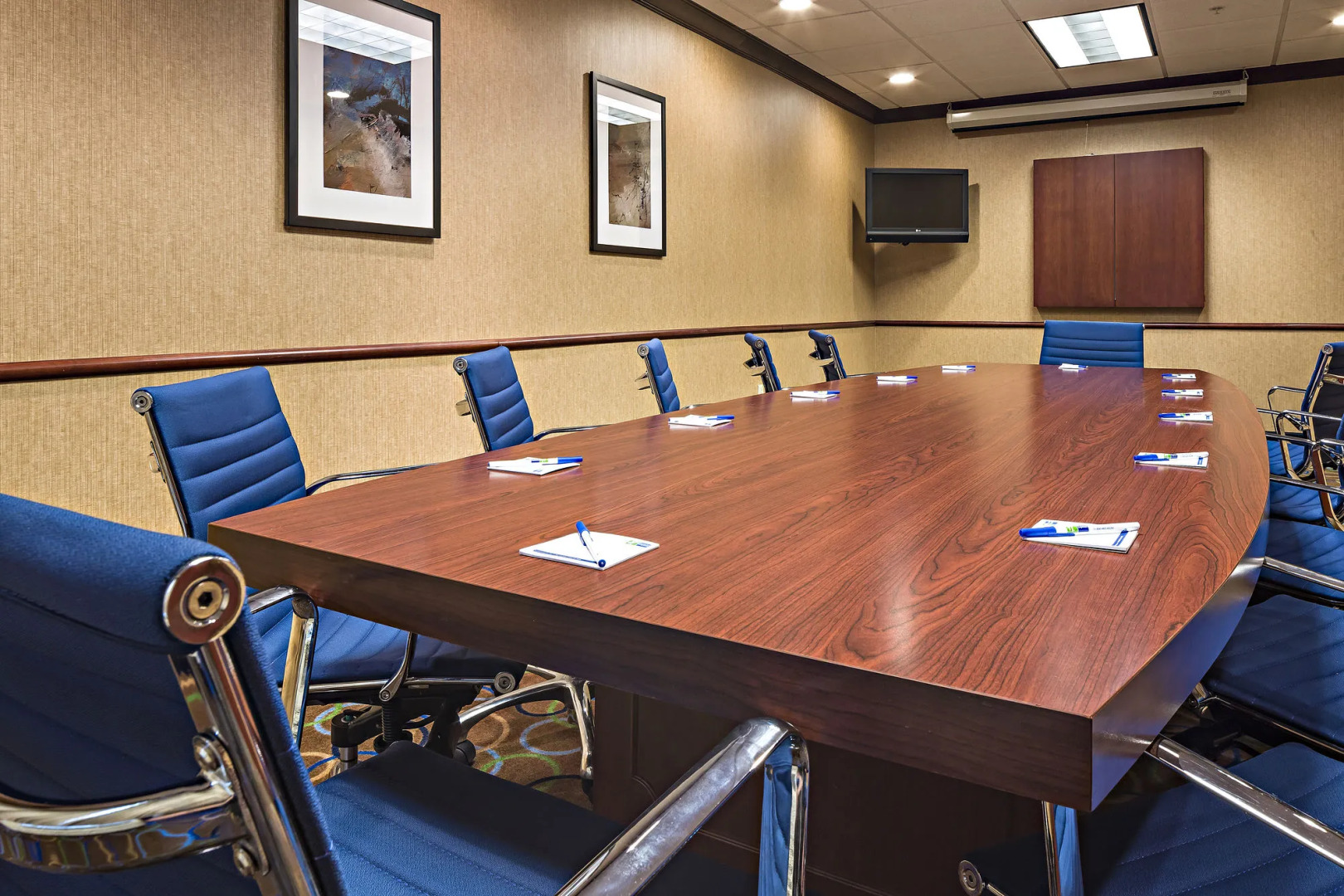 Holiday Inn Express Hotel & Suites Manchester Airport by IHG