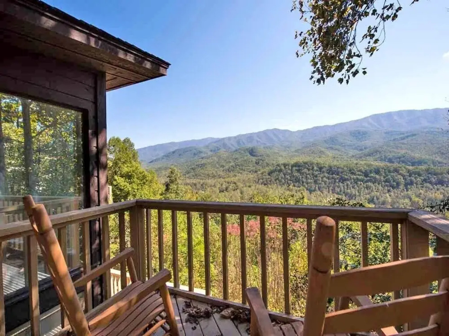 Woodshed 2 Bedroom Home with Mountain View