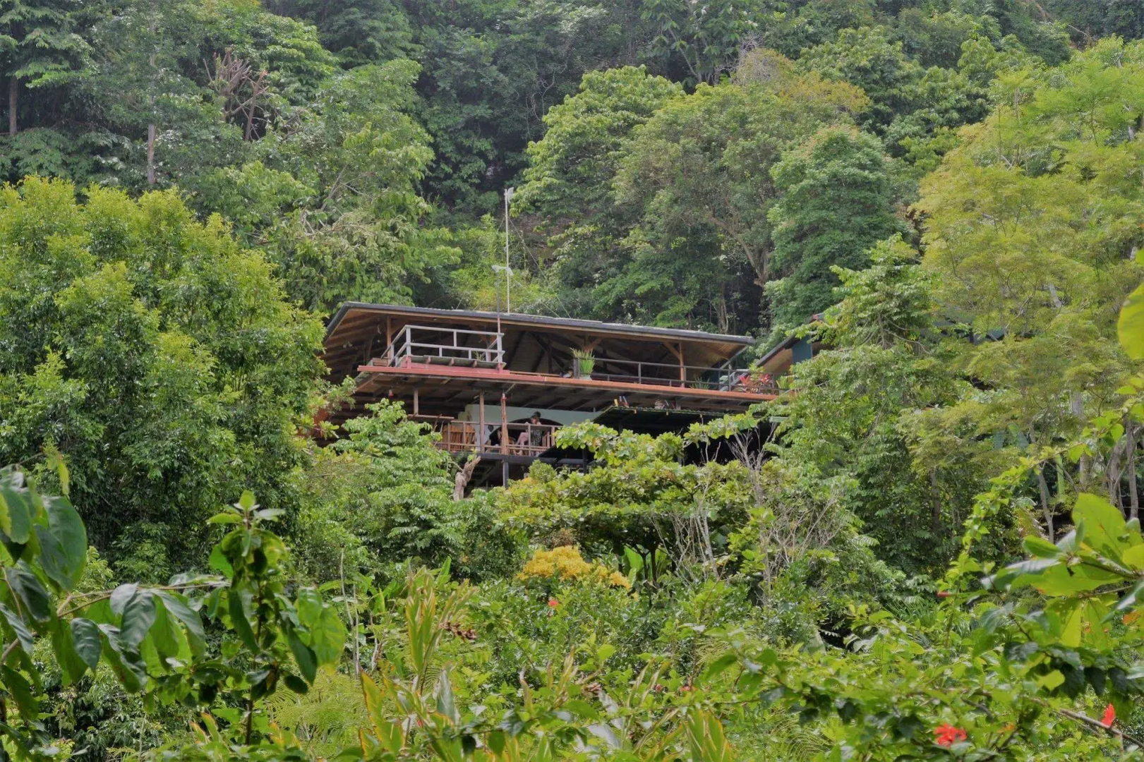 The Lookout Inn Lodge