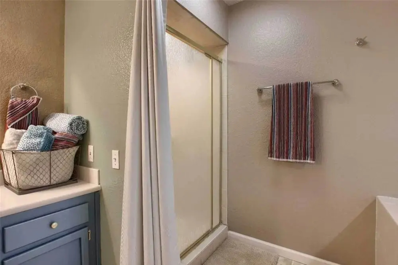 Yosemite Home w/ Deck < 4 Mi to Bass Lake!