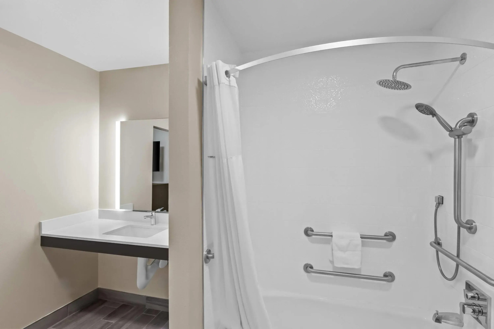 Travelodge by Wyndham Santa Rosa Wine Country