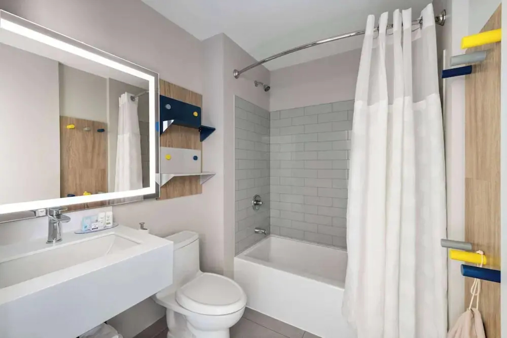 Microtel by Wyndham Lachute