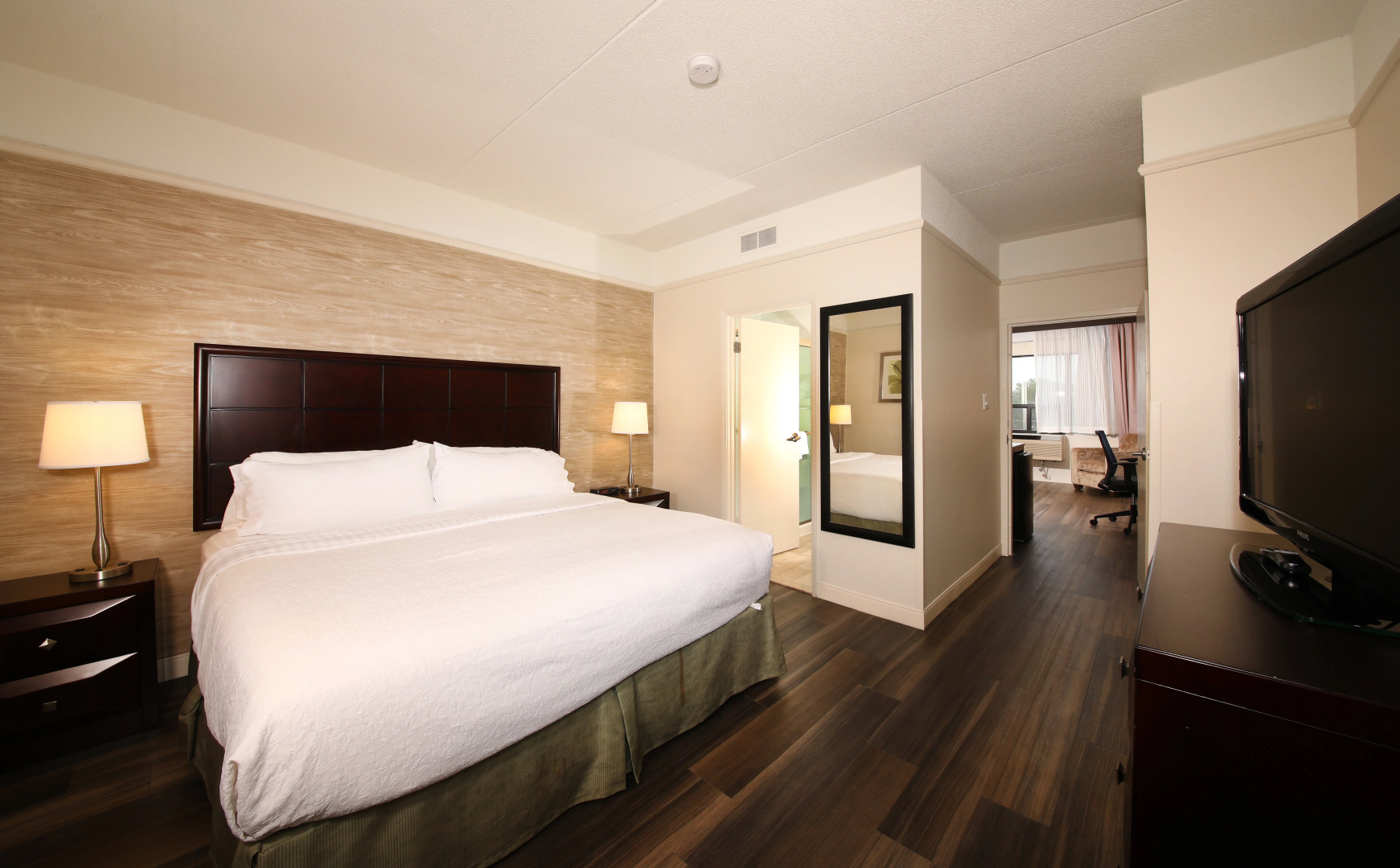 Holiday Inn & Suites Windsor Ambassador Bridge by IHG