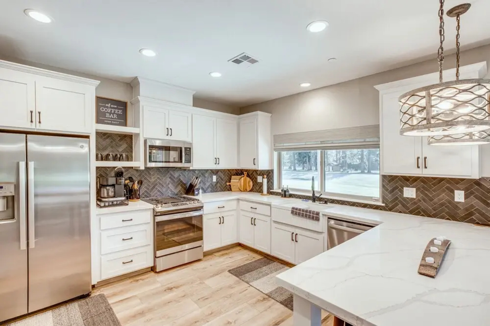 Game Room + Pool Access: Spacious Cabin in Arnold