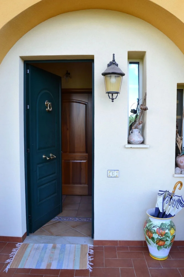 B b S Elia Villa Surrounded by Greenery Inside the Historic Dubini Park