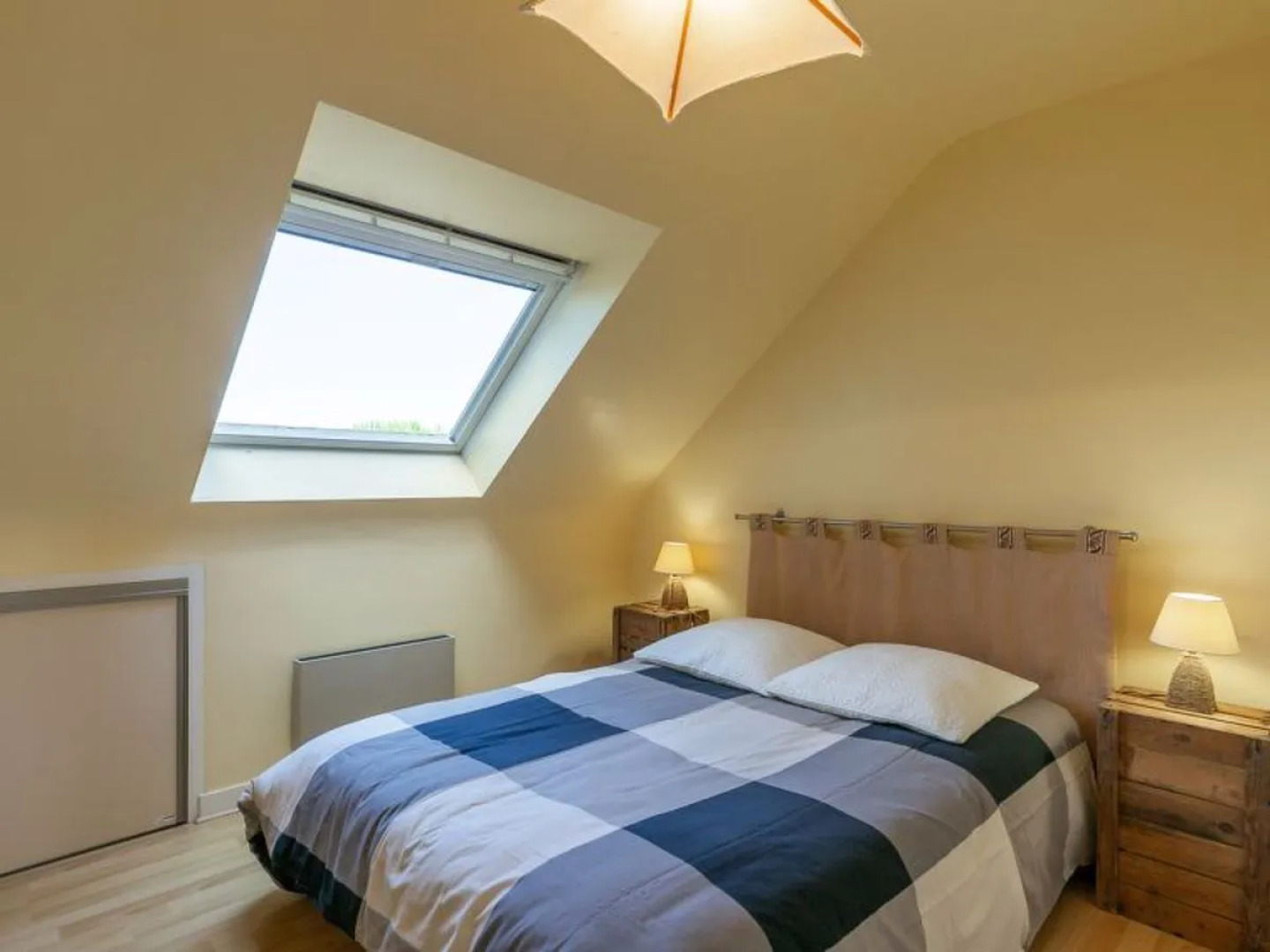 Cremiou Beach (KER215)