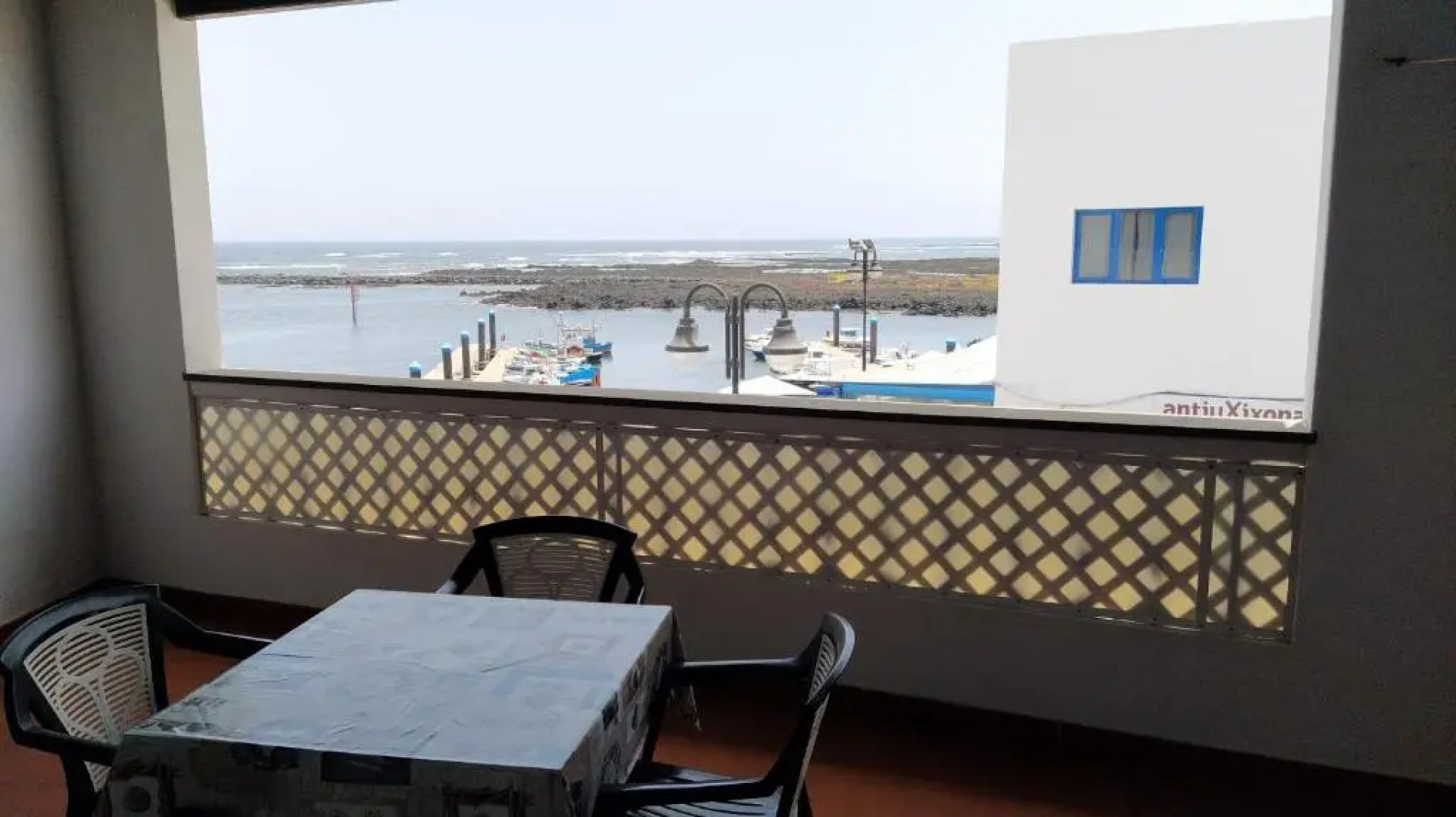 Orzola frente al mar