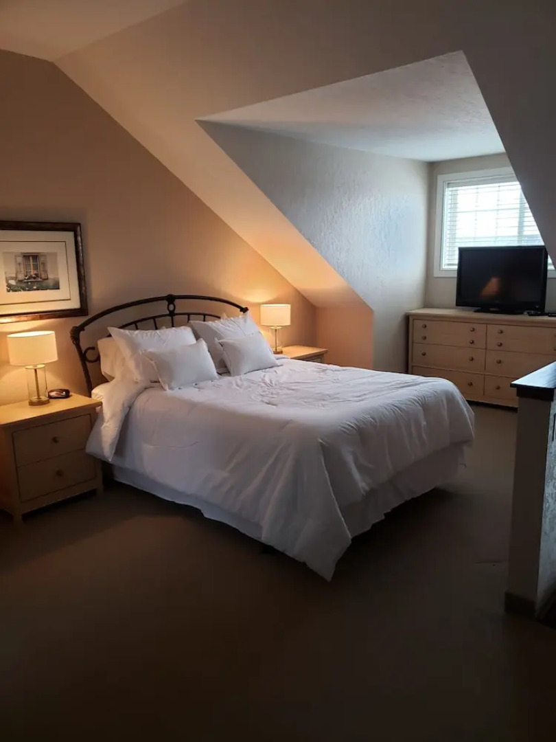 Unit 303 BD/ 2 BA 2 Bedrooms 2 Bathrooms Condo