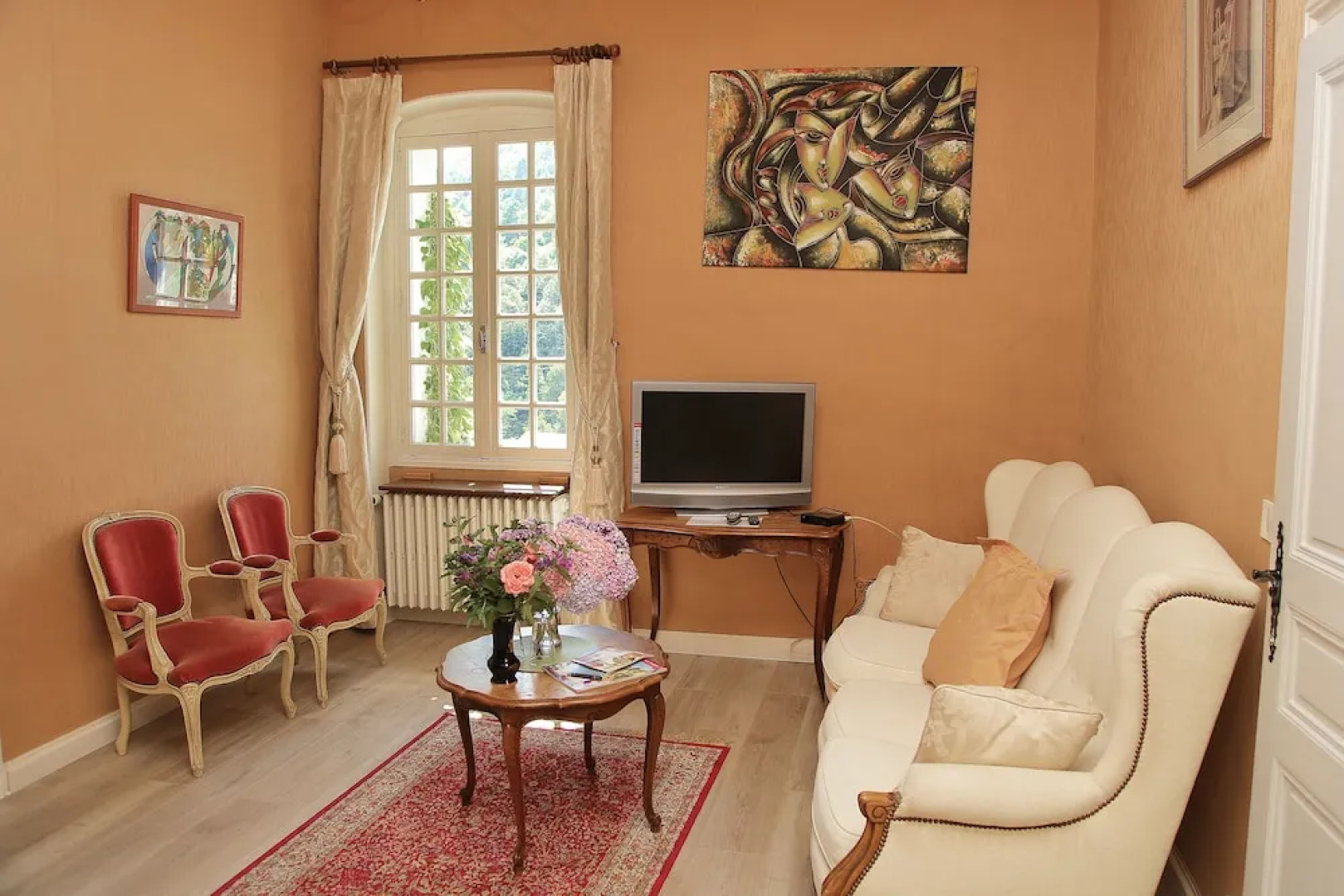 Villa Aimee Luxury Apartments With Heated Pool