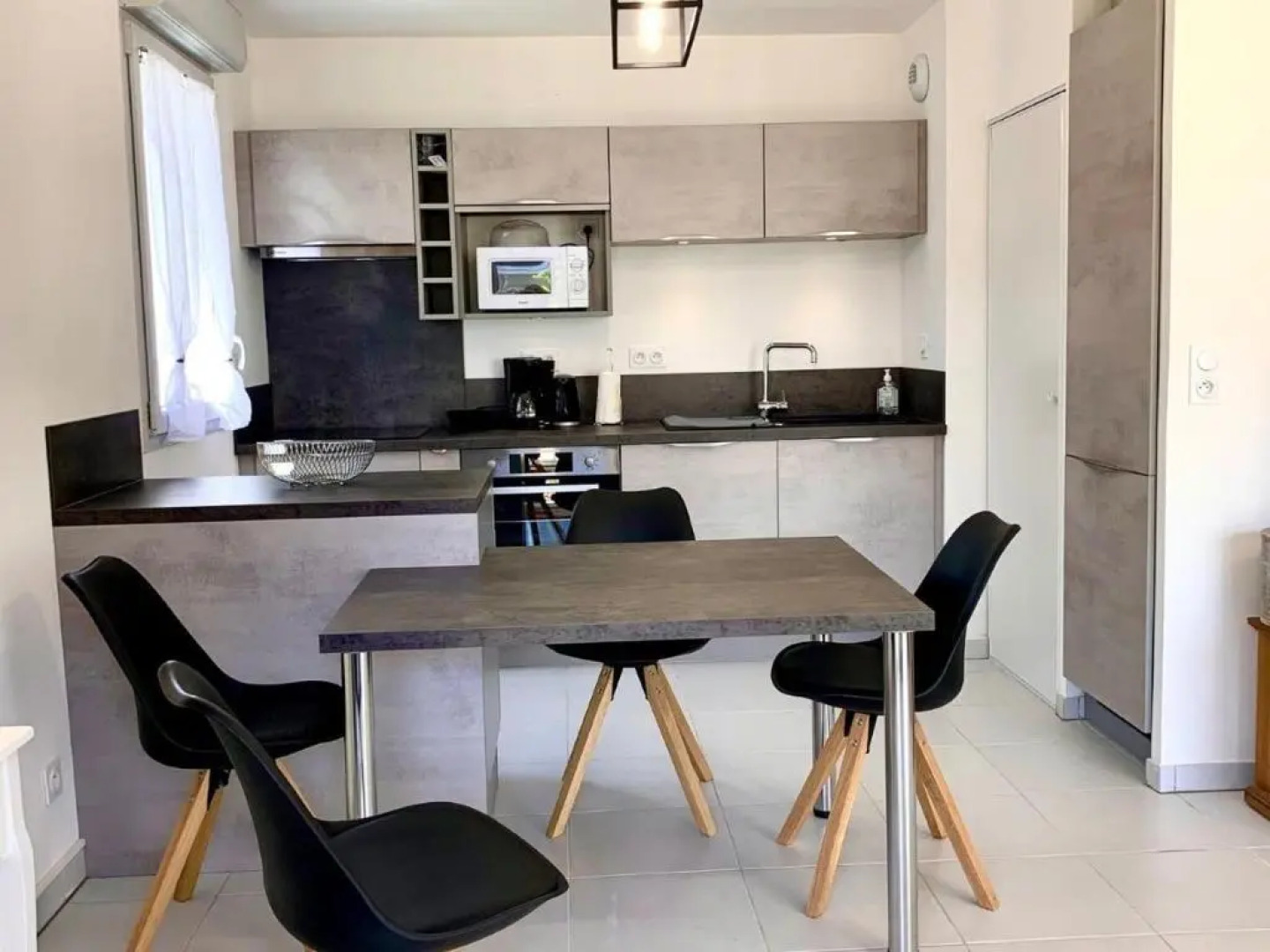 Appartement Mèze, 3 pièces, 4 personnes - FR-1-604-27