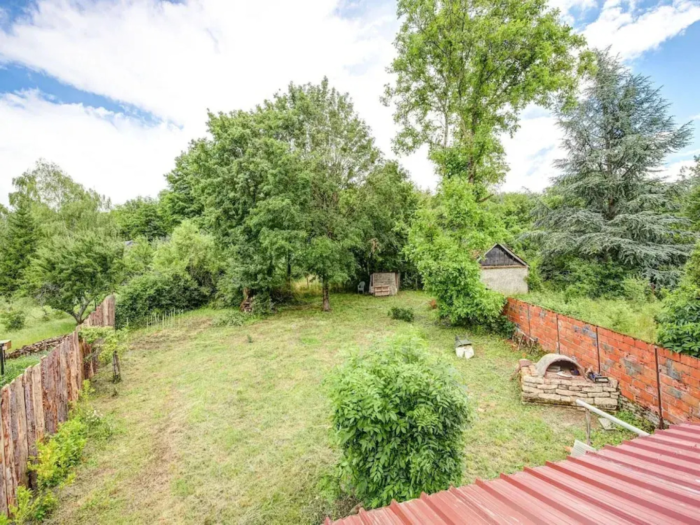 Traditional Holiday Home in Brinon sur Beuvron