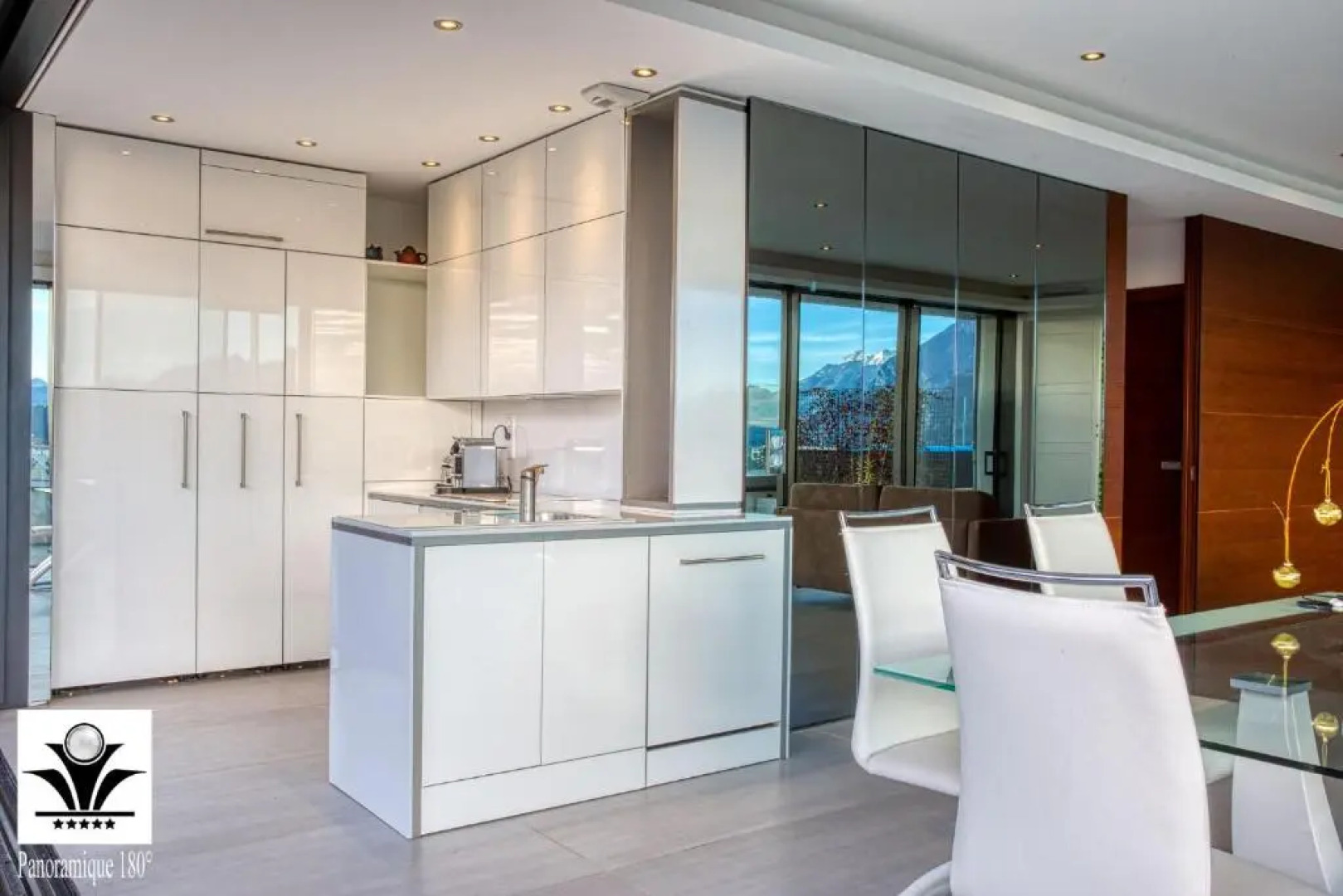 Panoramique 180 lac et montagne et Nid Secret spa romantique