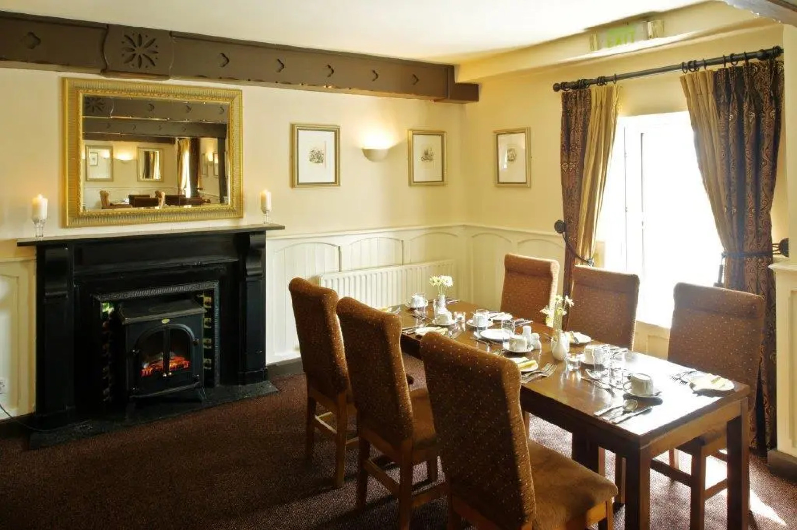 Hylands Burren Hotel