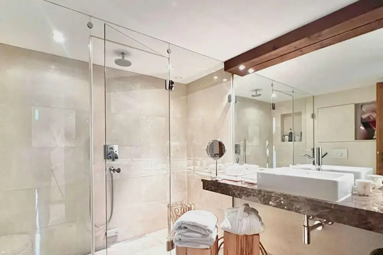 7-bedroom Chalet With Private Pool