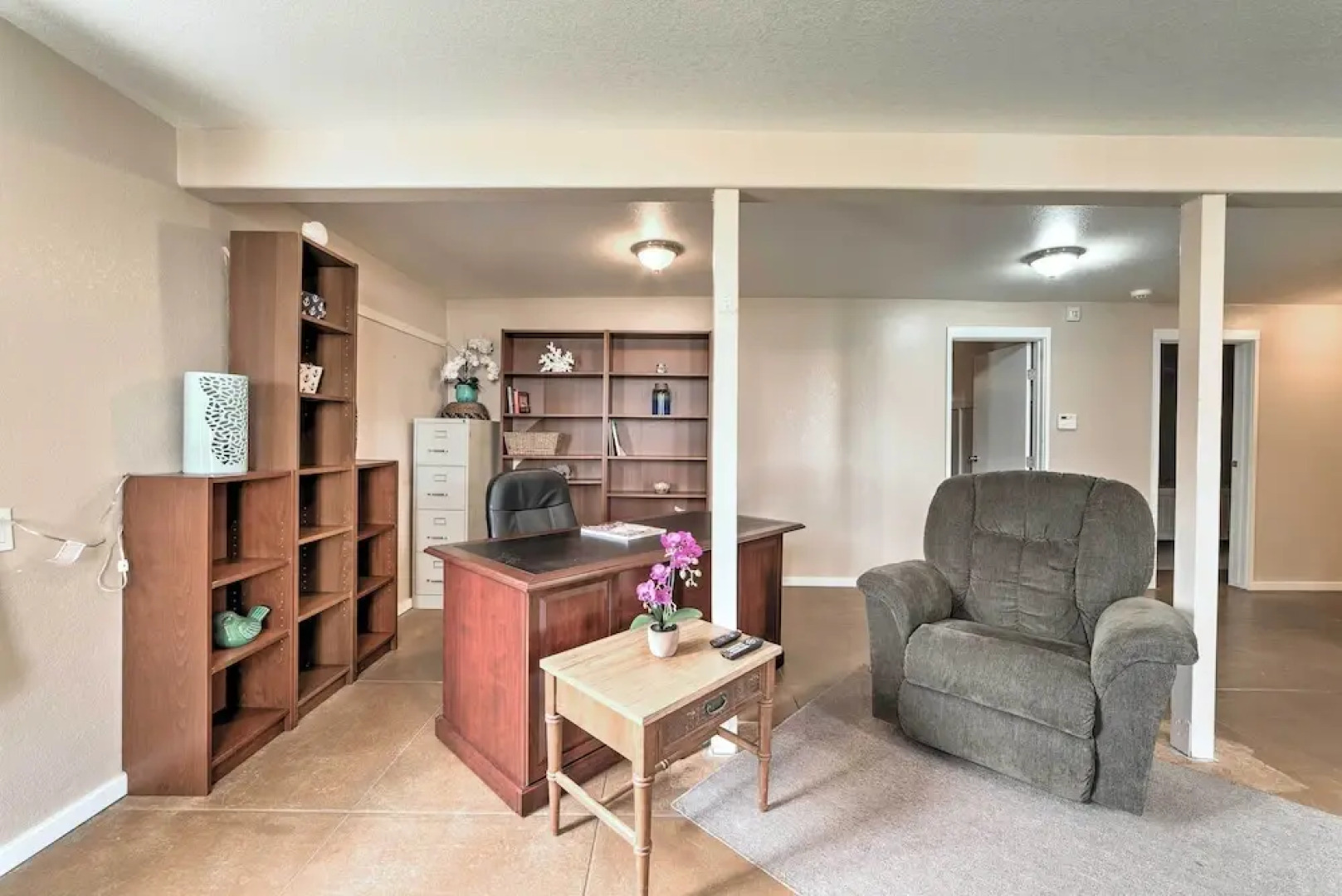 Hawaiian Hideaway w/ Yard < 2 Miles to Hilo Bay!