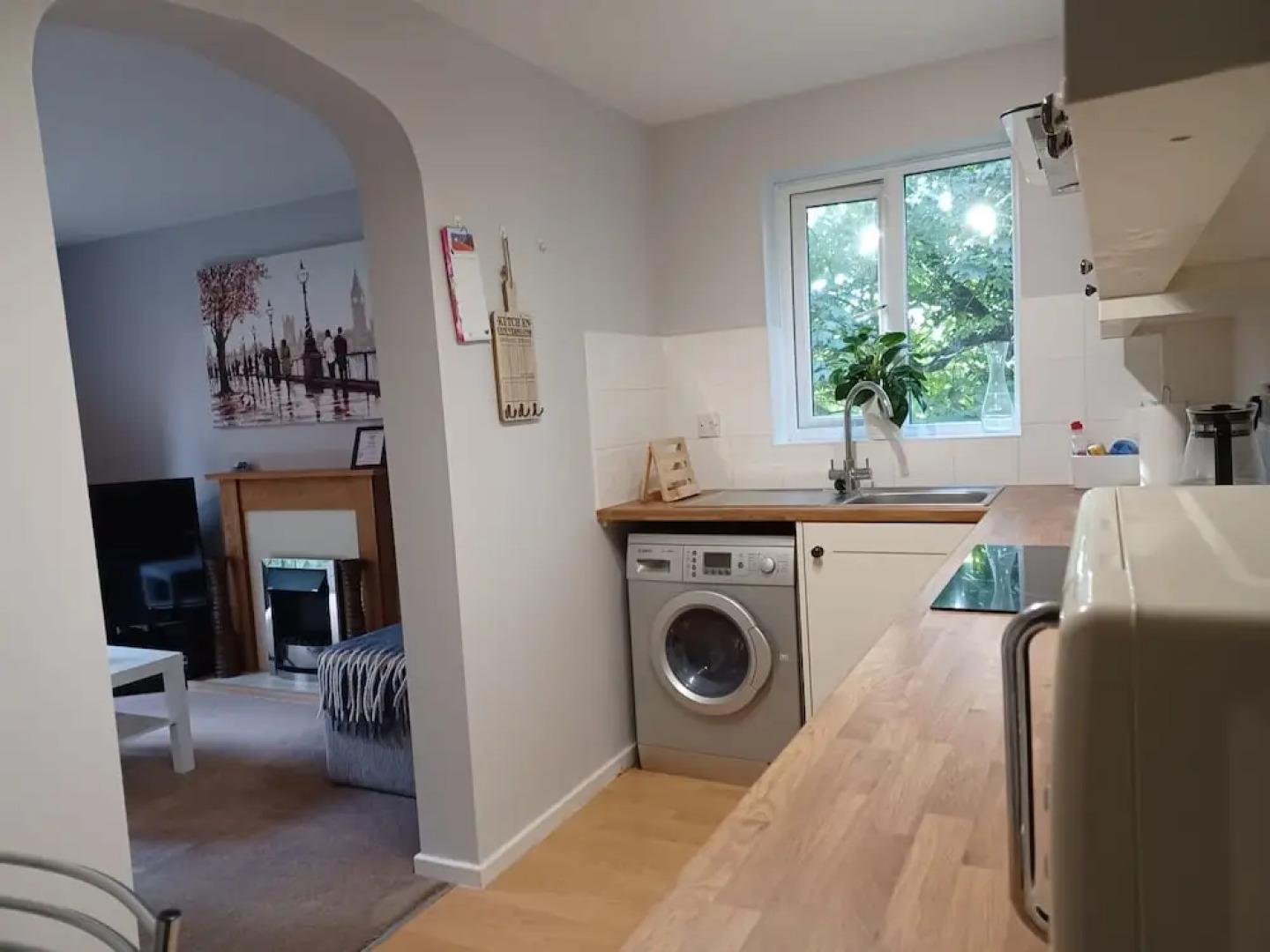 White Door Malt-Huku Kwetu (Dunstable)