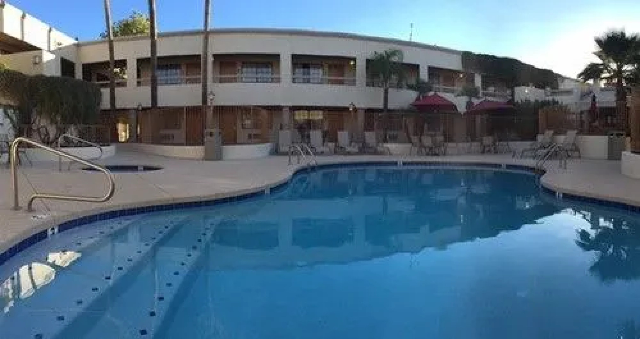 Ramada Inn & Suites Foothills Resort