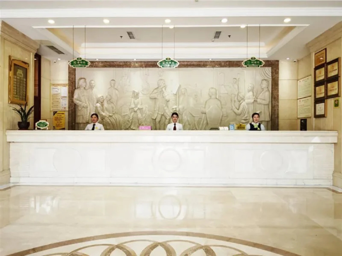 Vienna Hotel Chongqing Changshengqiao Subway Station Branch