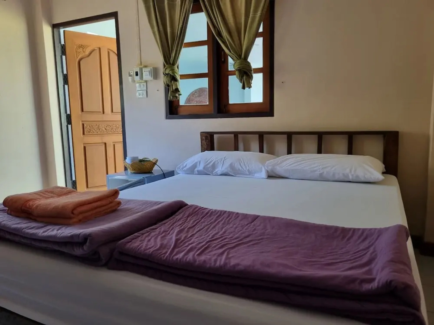 Sawasdee Sichang Resort