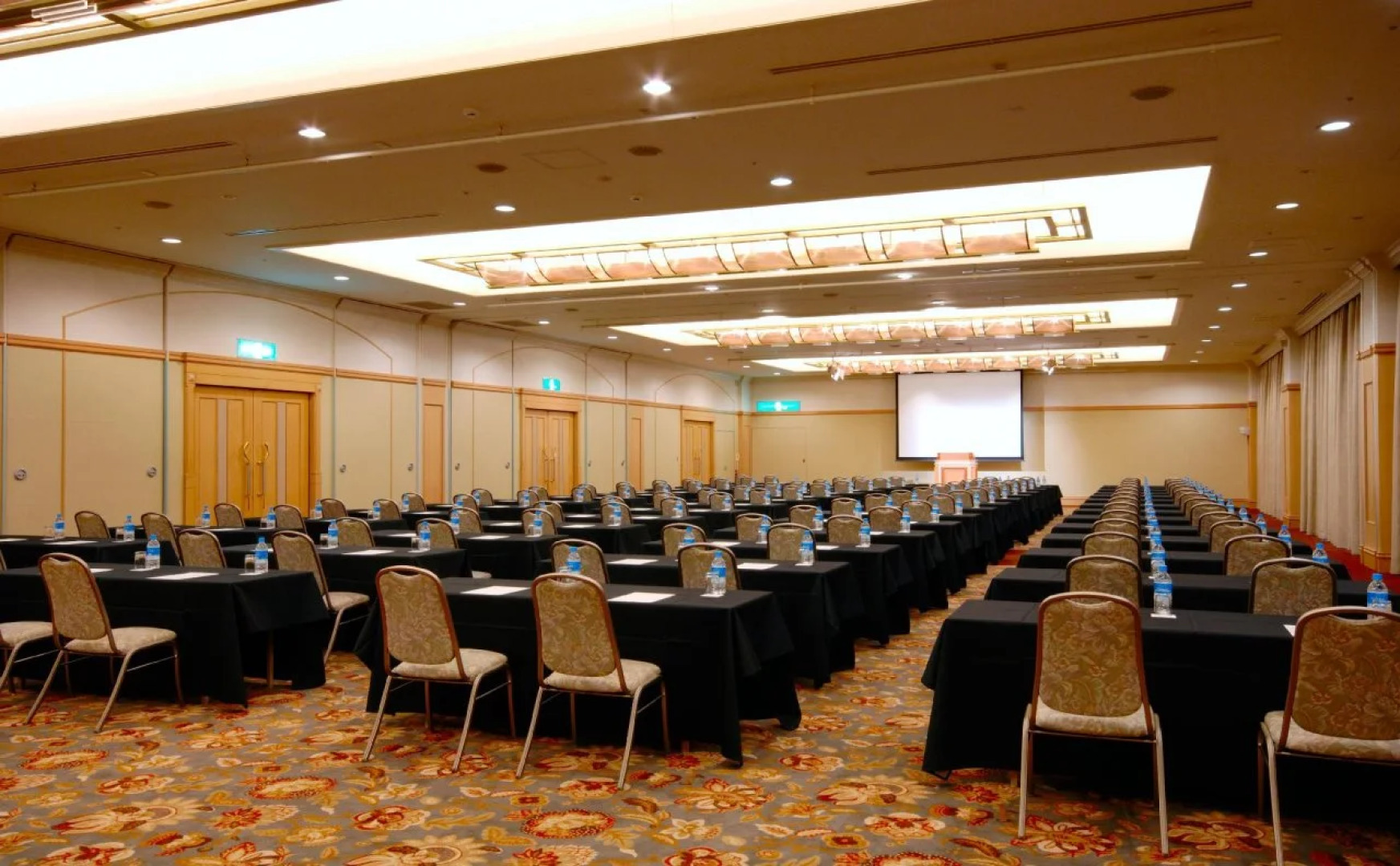 Rusutsu Resort Hotel & Convention
