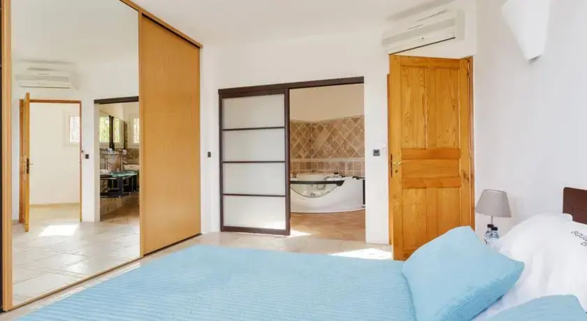 Squarebreak - Villa overlooking the sea