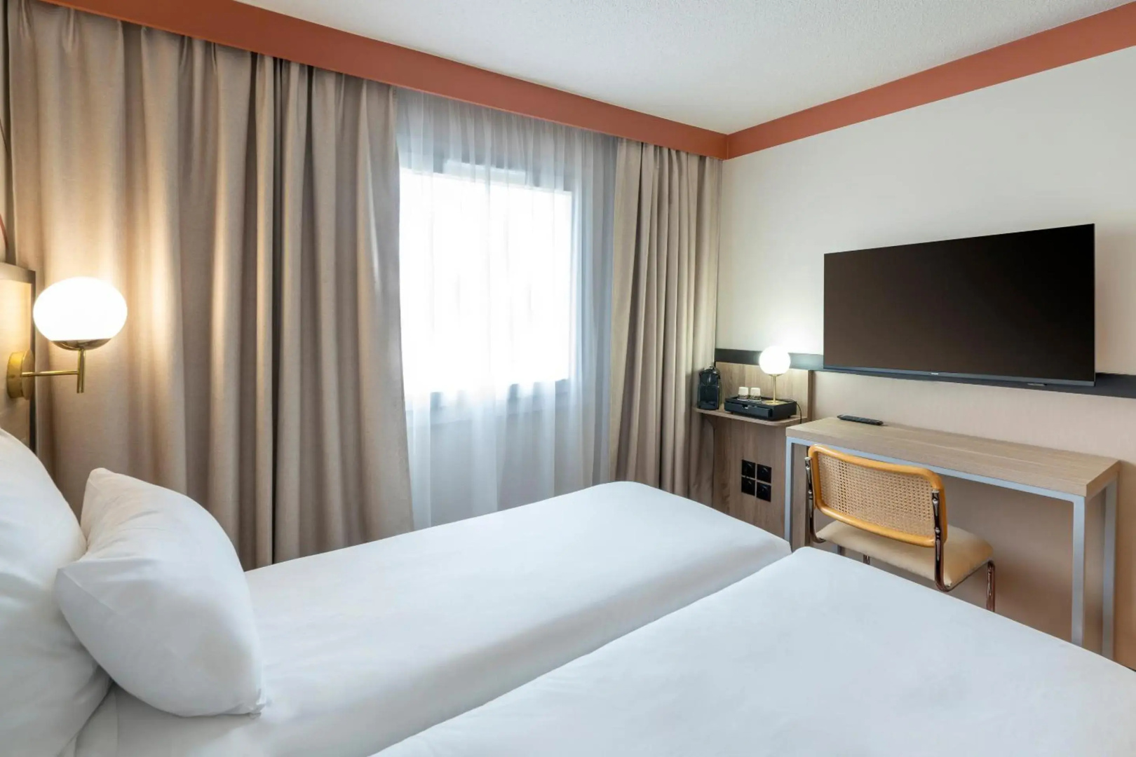 Sure Hotel by Best Western Caen Mémorial