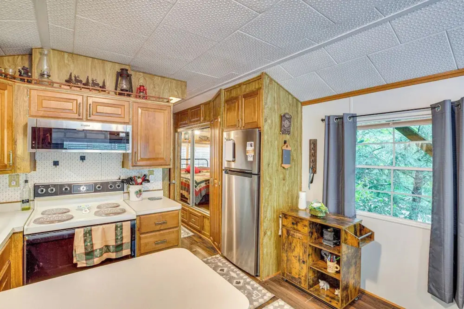 Hike, Swim, Ski & More: Pet-friendly Newland Home!