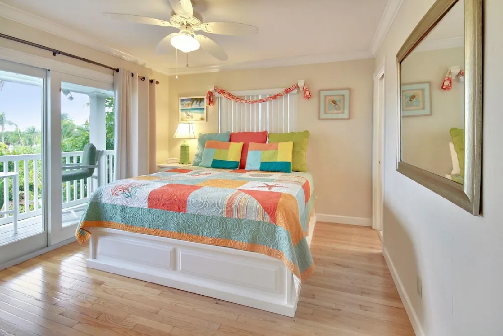 Sunset Villas 3 Million $ Views/2 Balconies/bbq/pool