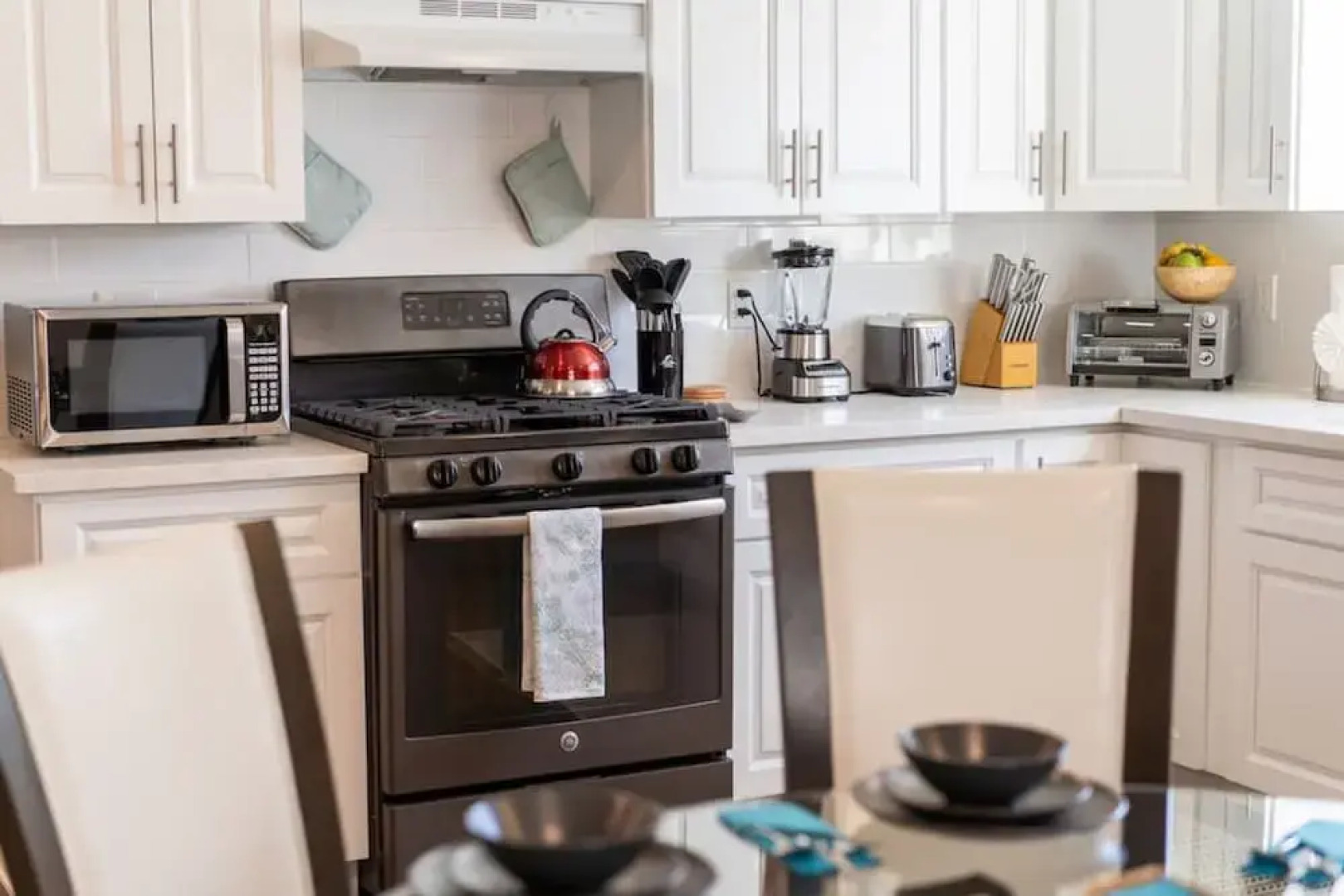 Tranquil 2BR Home in Beautiful Neighborhood P24