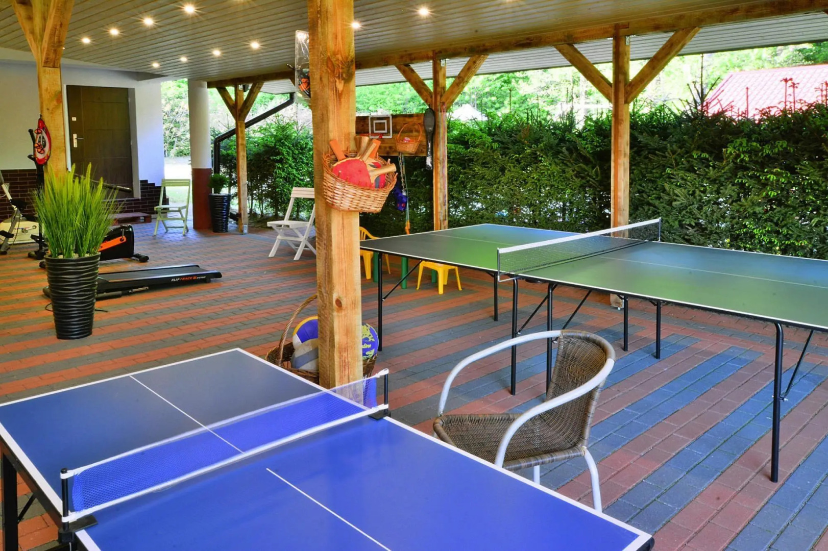 Holiday villa 470 sqm, garden 5000 sqm, Swiecianowo