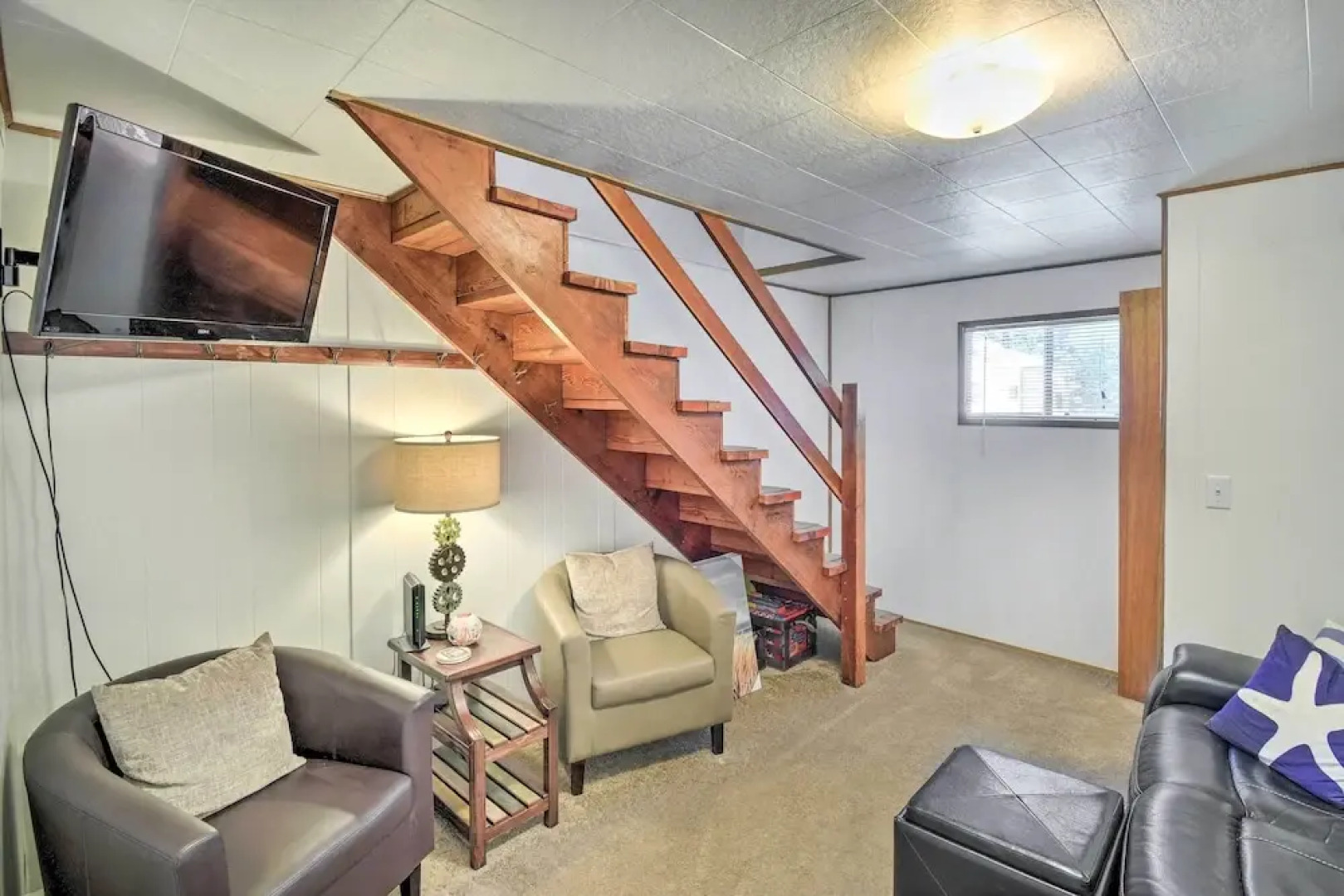 Coastal PNW Gem w/ Hot Tub - Walk to Beach!