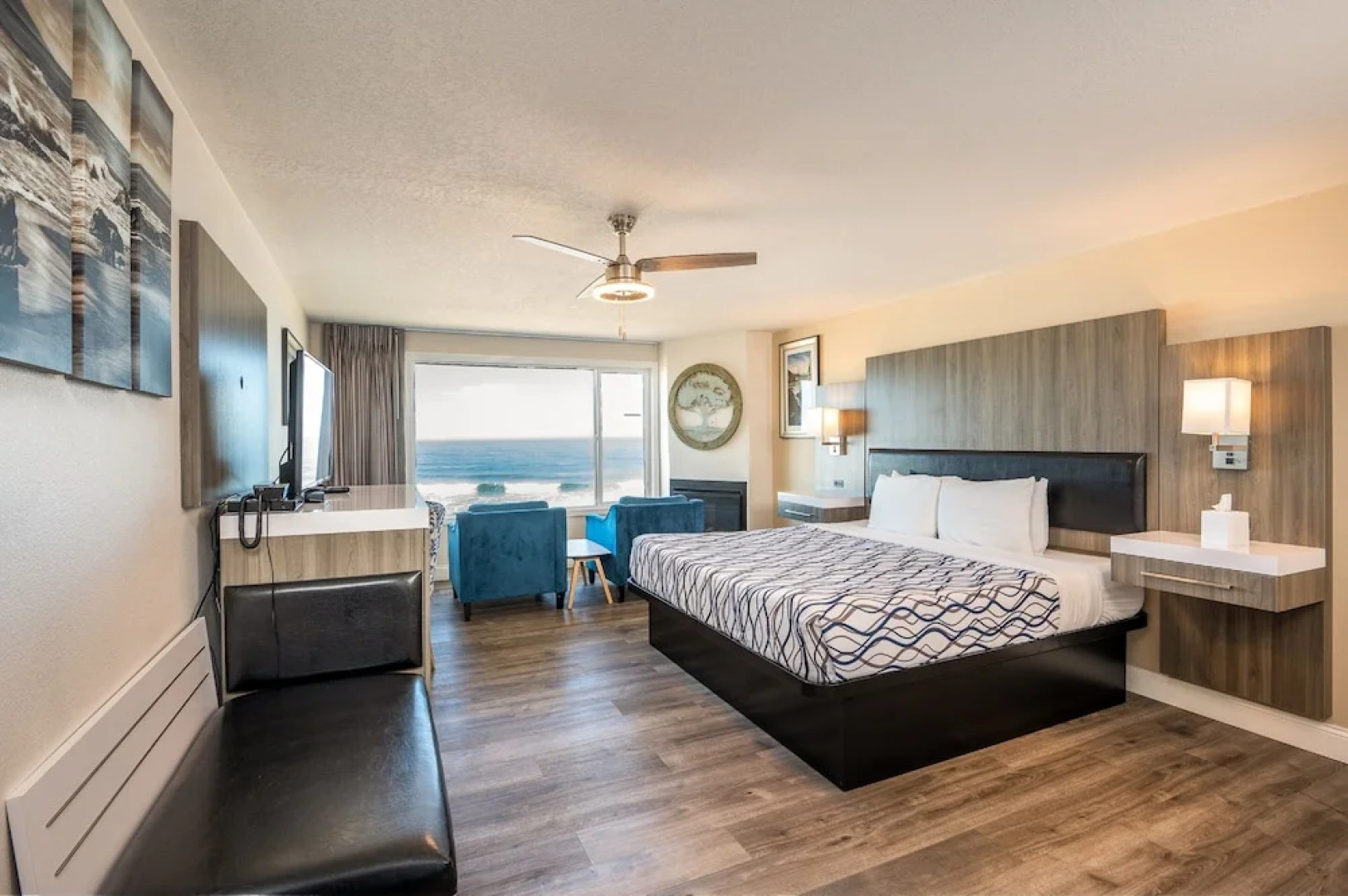 Sailor Jack's Oceanfront Inn