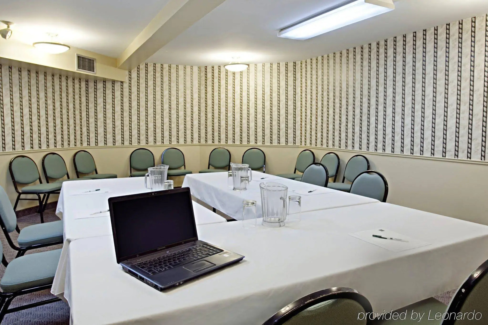 Quality Hotel & Suites