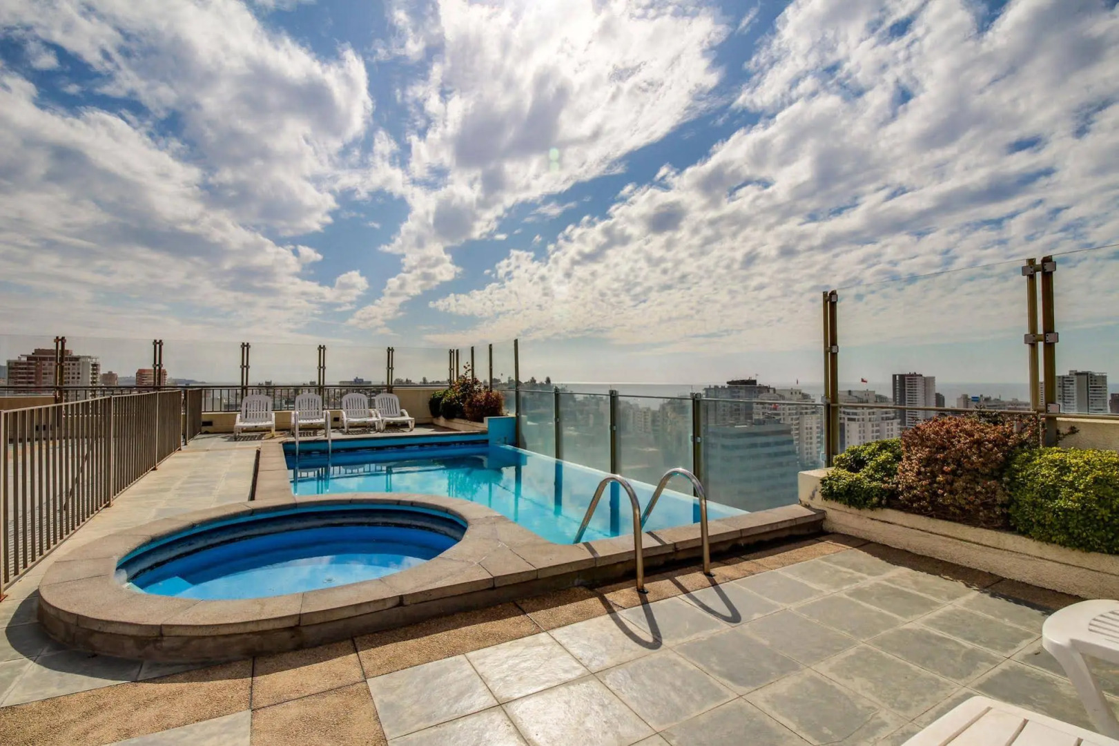 Urban Getaway Near the Sea