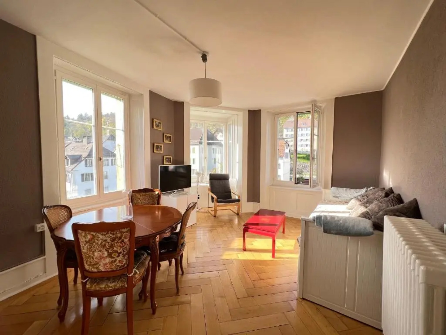 Le Locle : bel appartement chaleureux