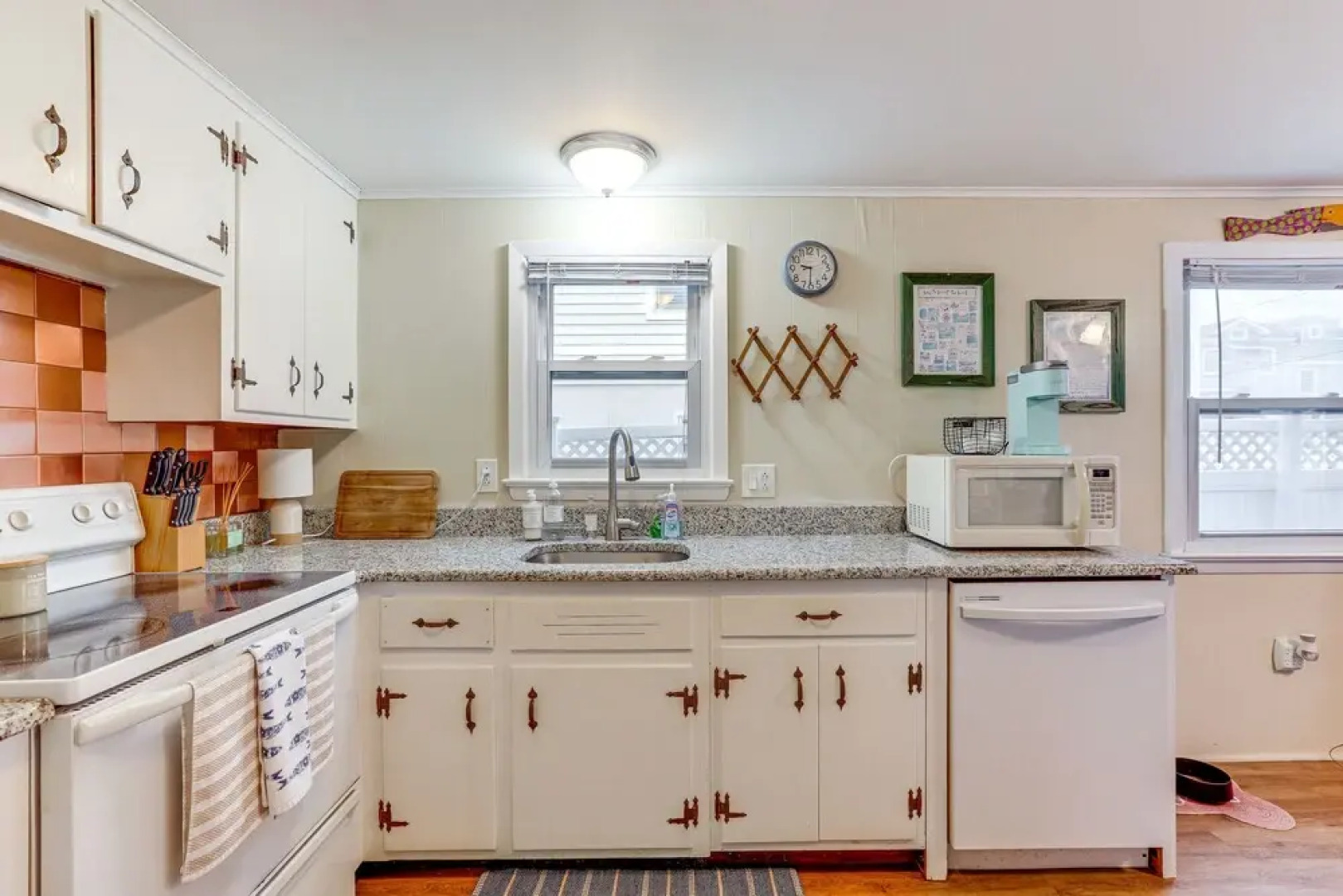 Pet-friendly Long Beach Island Home: Walk to Beach