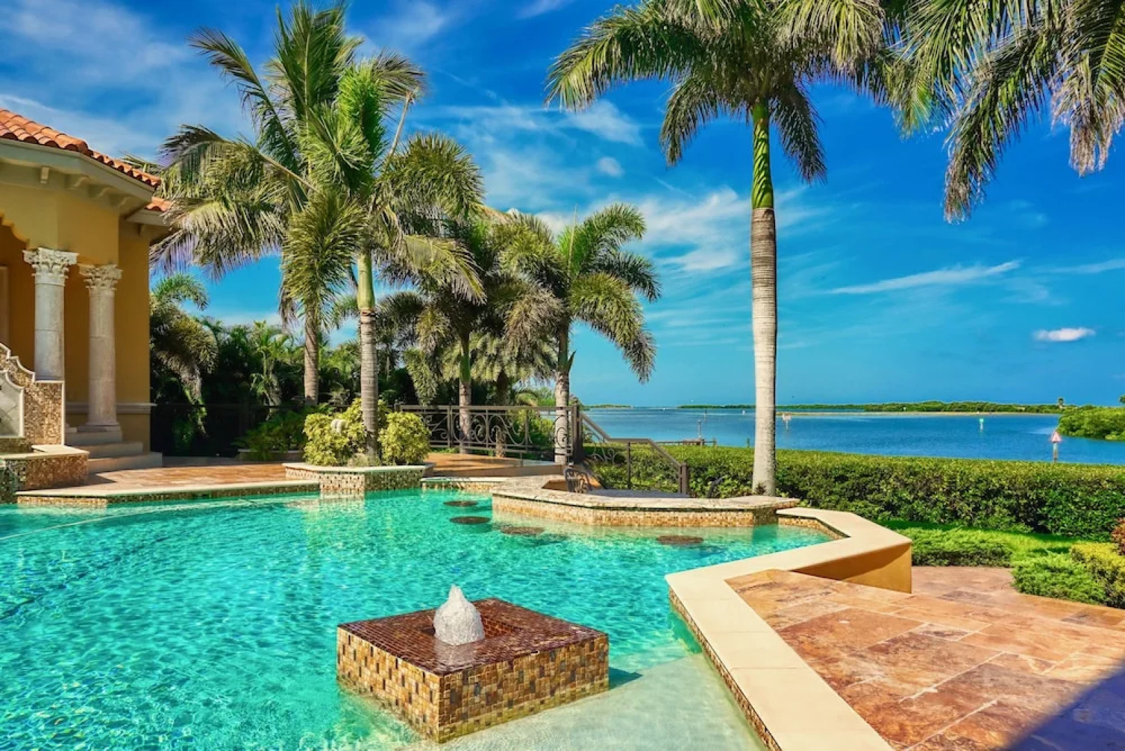 Tierra Verde St Petersburg Waterfront Estate by TechTravel