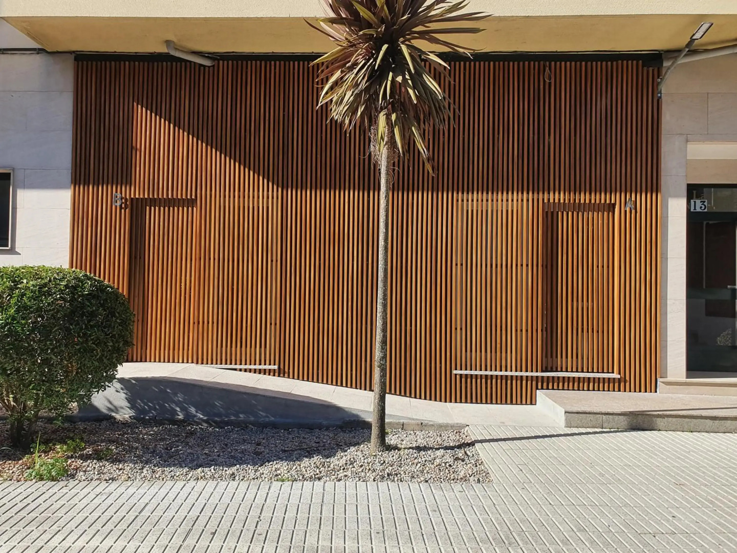 REDONDELA APARTMENTS - Bedroom, Bathroom & Kitchen