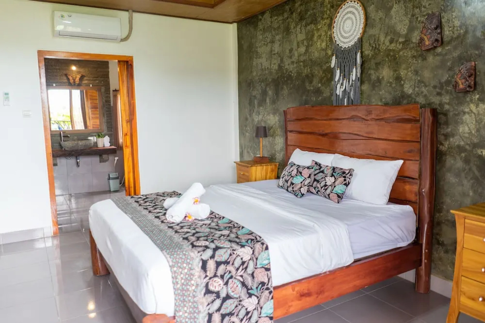 West Break Bali Medewi