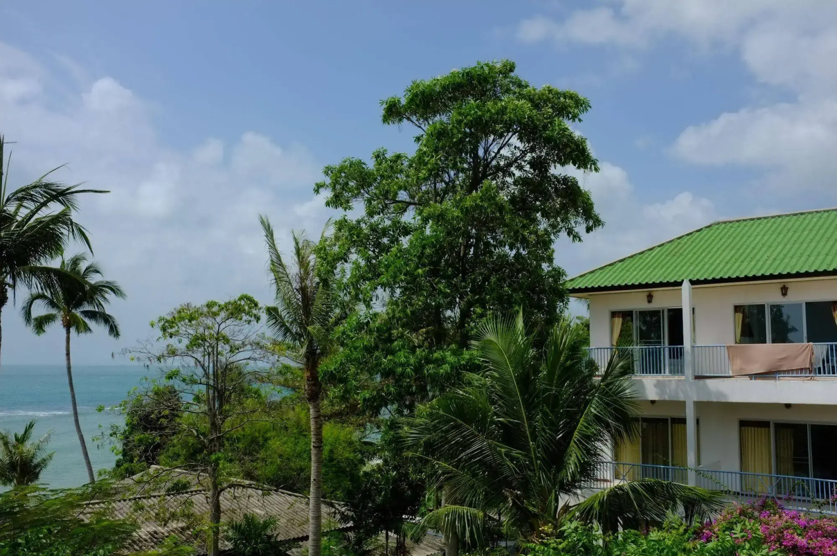Thaniza Beachfront Resort