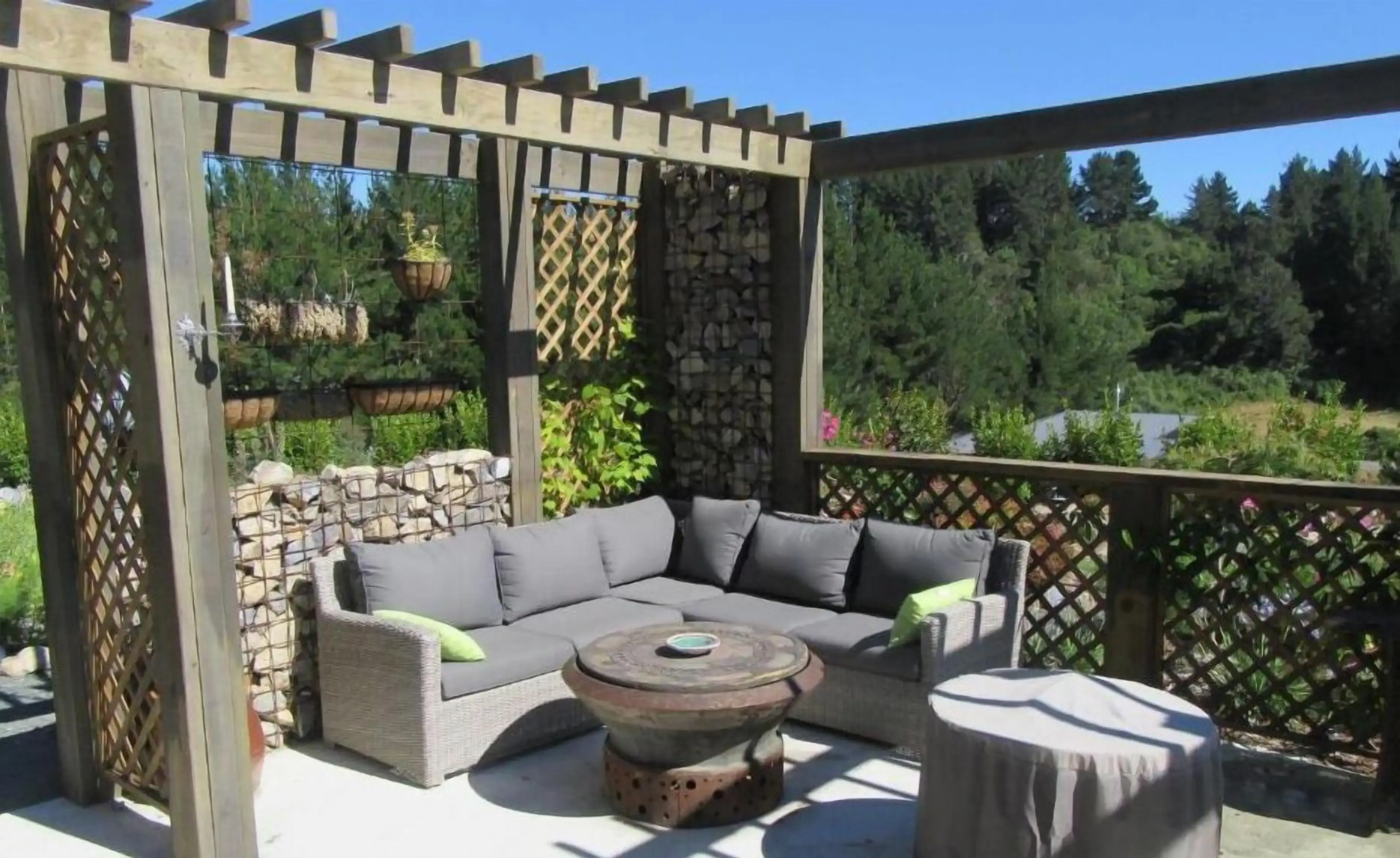 Redwood Valley B & B