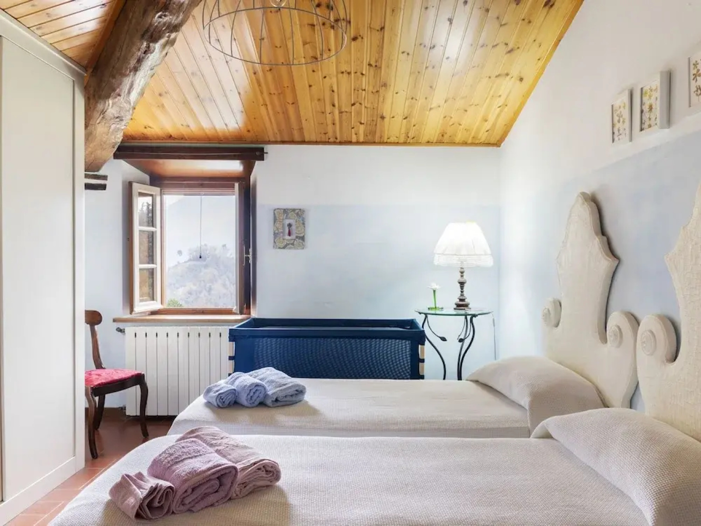 Vintage Holiday Home in Montemagno Camaiore With Sauna