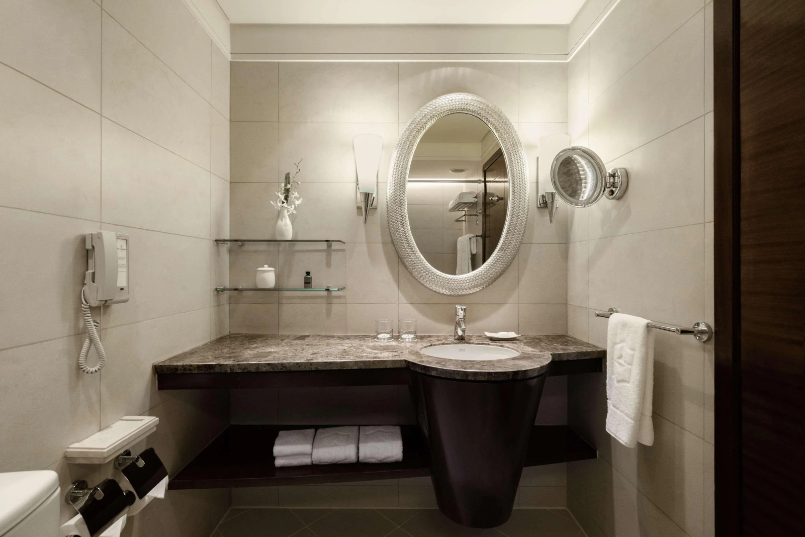 Edsa Shangri-La, Manila