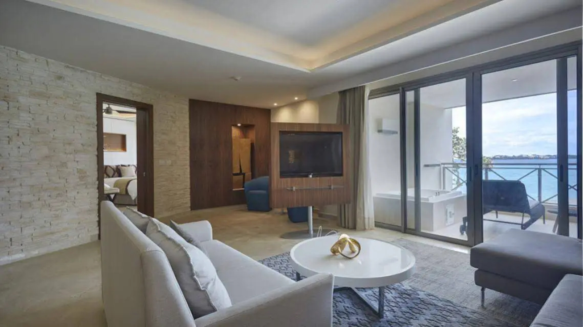 Breezes Grand Resort & Spa