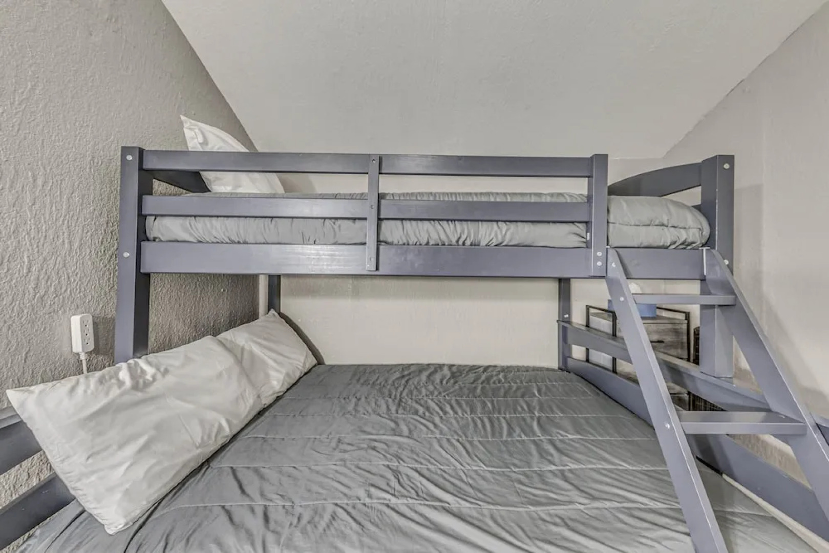 Ruidoso Retreat w/ Mtn Views ~ 20 Mi to Ski Apache