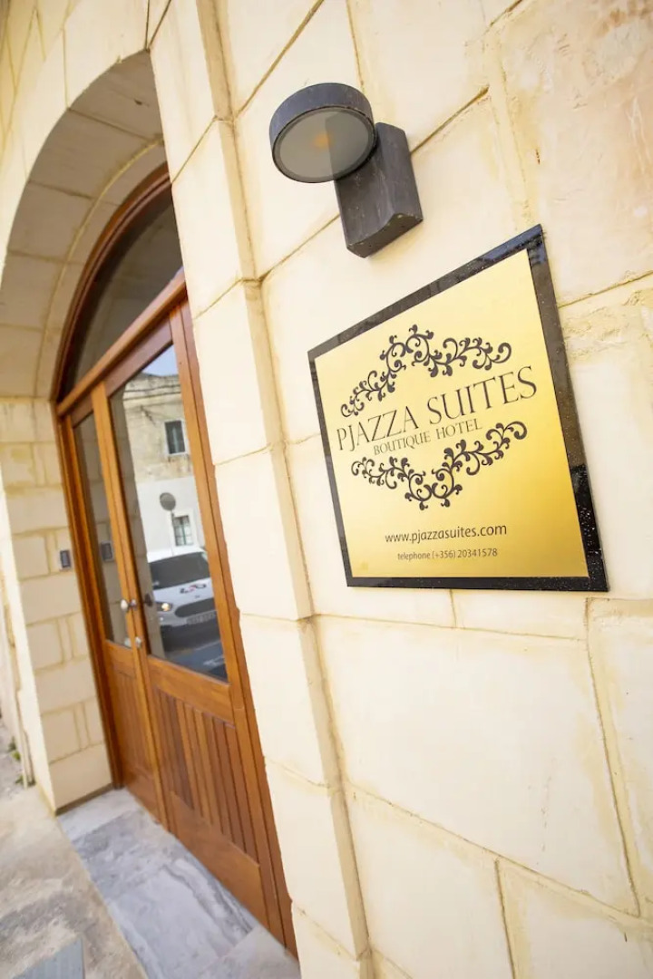 Pjazza Suites Boutique Hotel