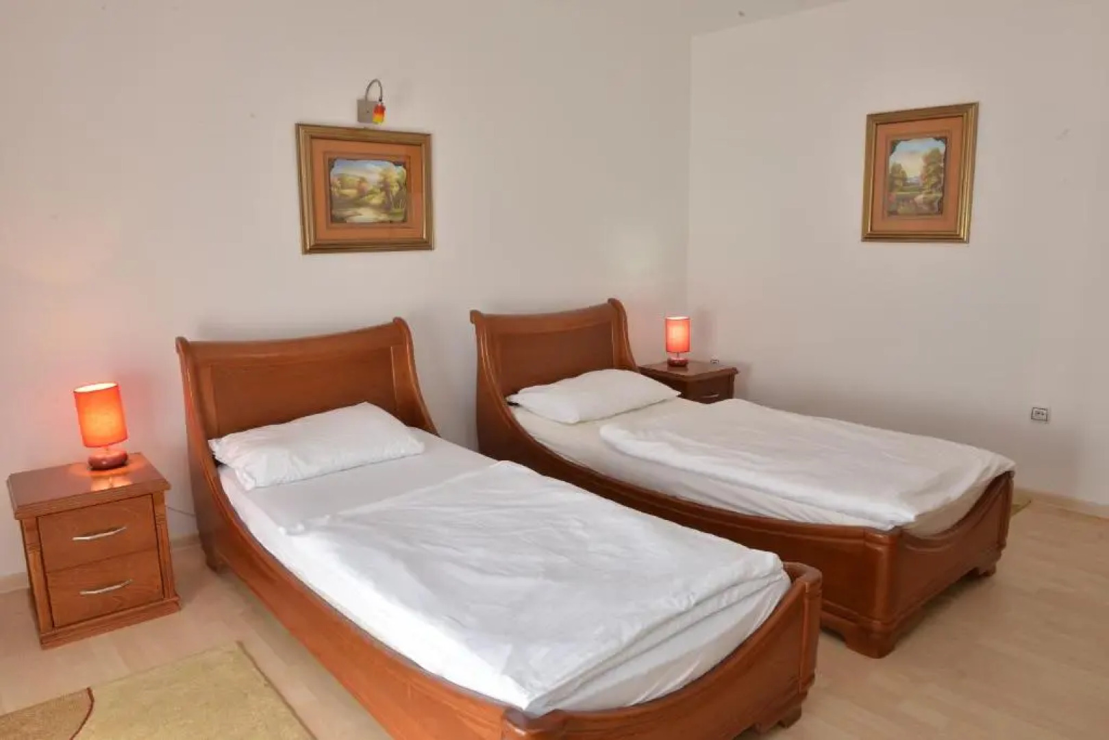 Apartment and Rooms In Club