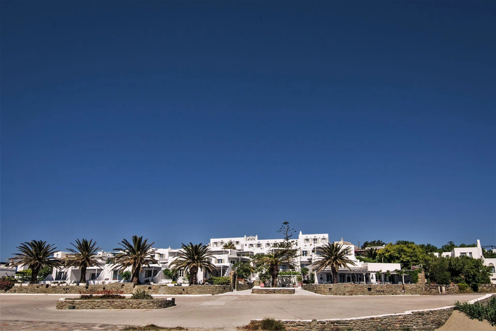 Cavos Studios & Appartements